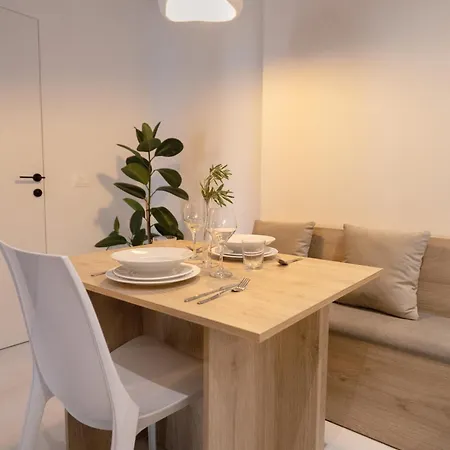 Seaside Apartment *